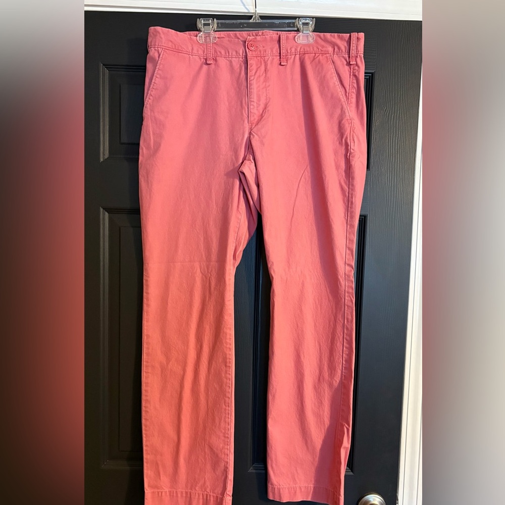 Express Pink Chinos with Classic Straight-Leg Design